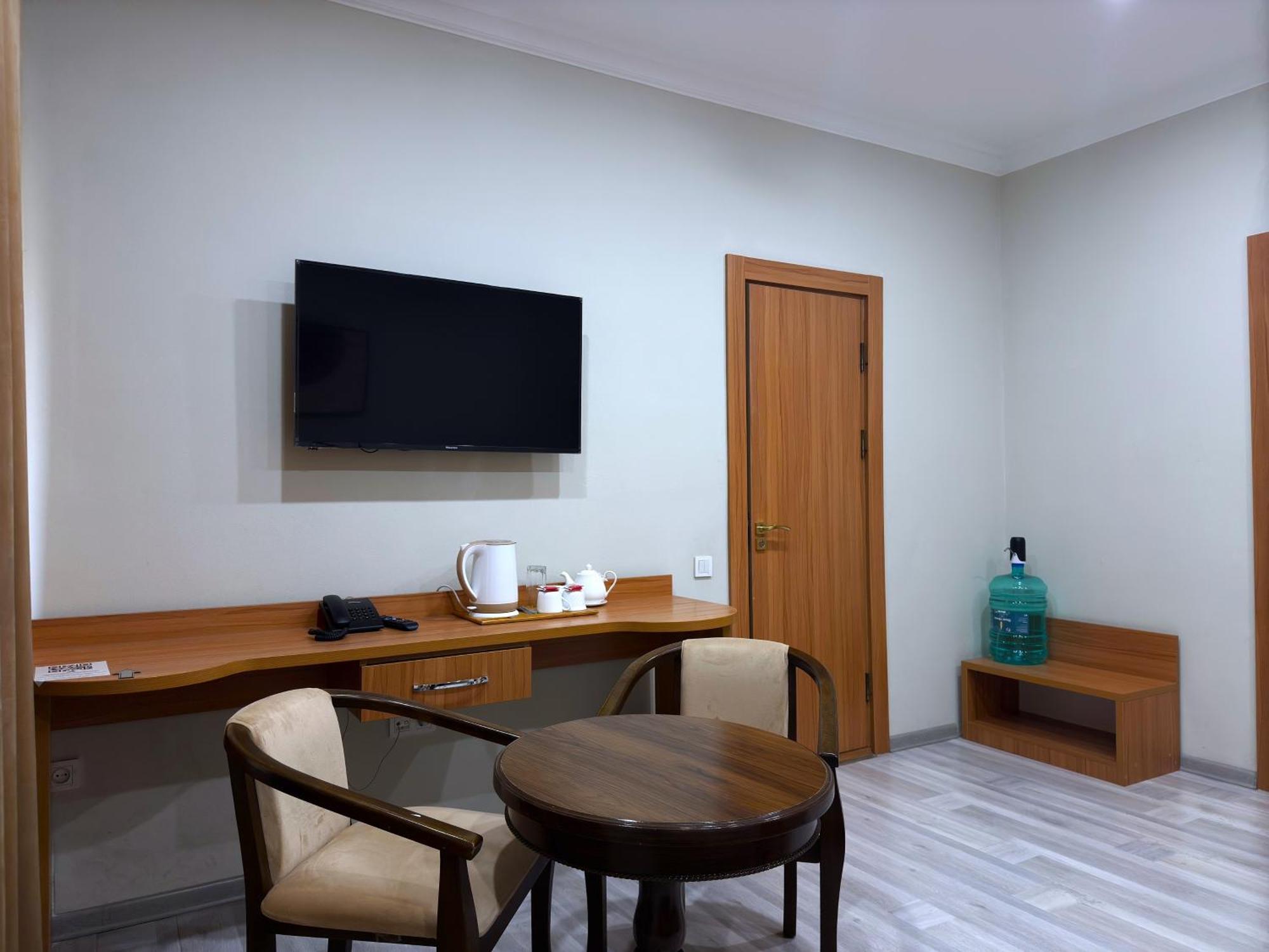 The Moon Tashkent Hotel Εξωτερικό φωτογραφία
